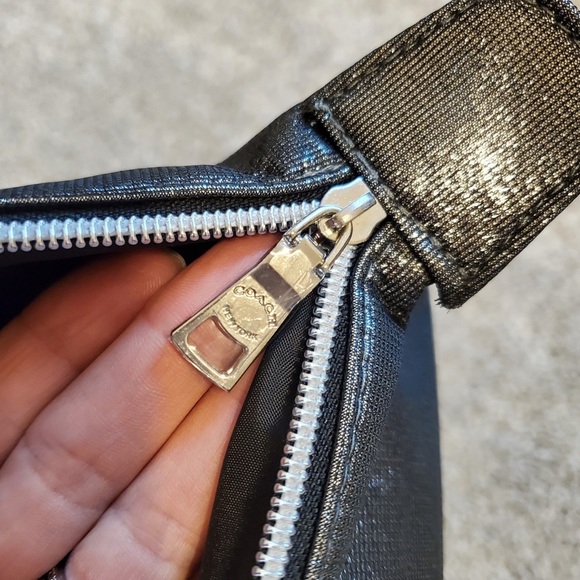 Coach shimmer charcoal duffel bag - Picture 4 of 6